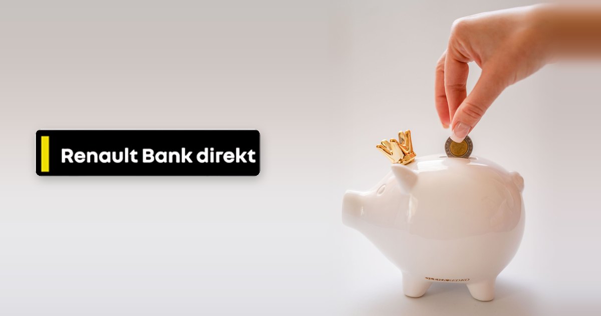 Renault Bank direkt Logo neben einem weißen Sparschwein, in das eine Hand eine Münze wirft